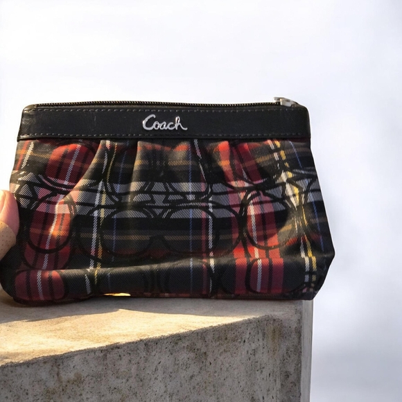 Coach Lavender Luggage Tag with Black Script Charm - Picture 3 of 15